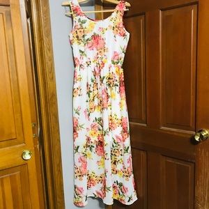 🔸3/$7 BUNDLE 🔸 Women’s Flower Dress